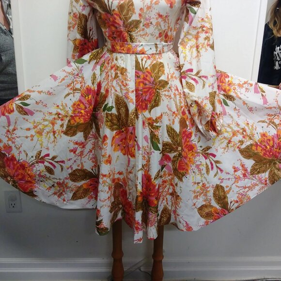 1970's Handmade Flower Print Dress - Picture 3 of 9